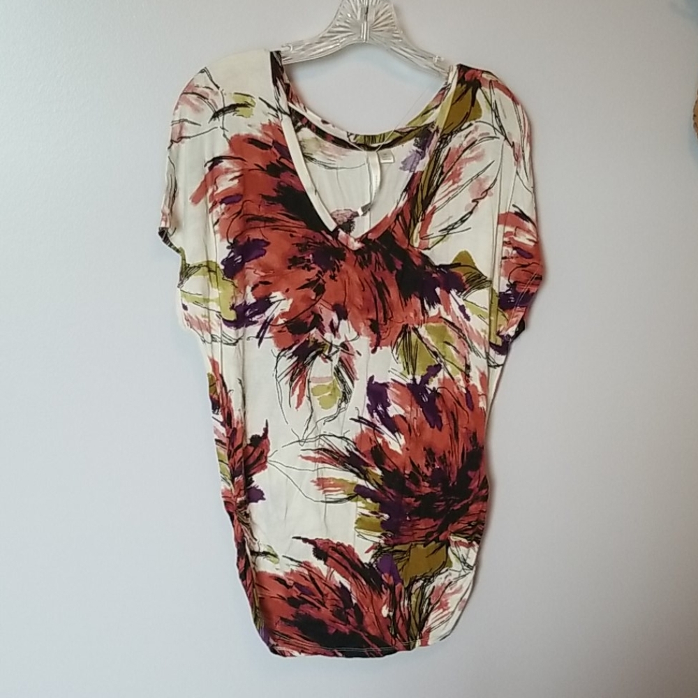 3/$15 - V-neck top